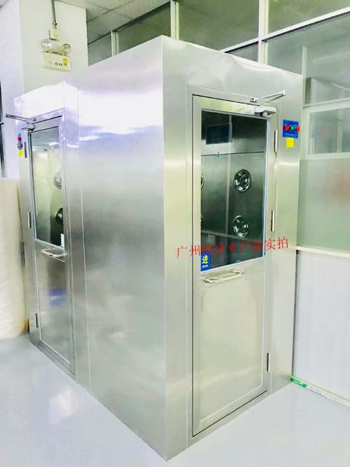 不銹鋼四人雙吹風淋室(產(chǎn)品圖片異型轉(zhuǎn)角風淋室) 不銹鋼四人雙吹風淋室(產(chǎn)品圖片異型轉(zhuǎn)角風淋室)