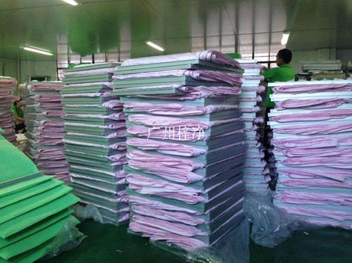 袋式中效過(guò)濾器生產(chǎn)車(chē)間 袋式中效過(guò)濾器生產(chǎn)車(chē)間