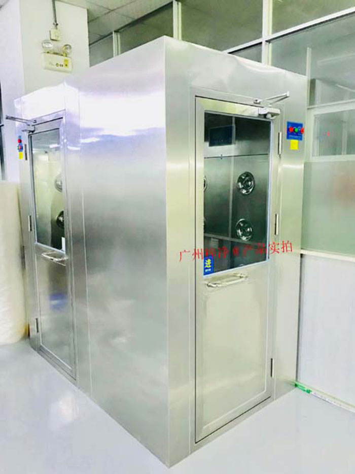 風淋室安裝現(xiàn)場實拍圖 風淋室安裝現(xiàn)場實拍圖