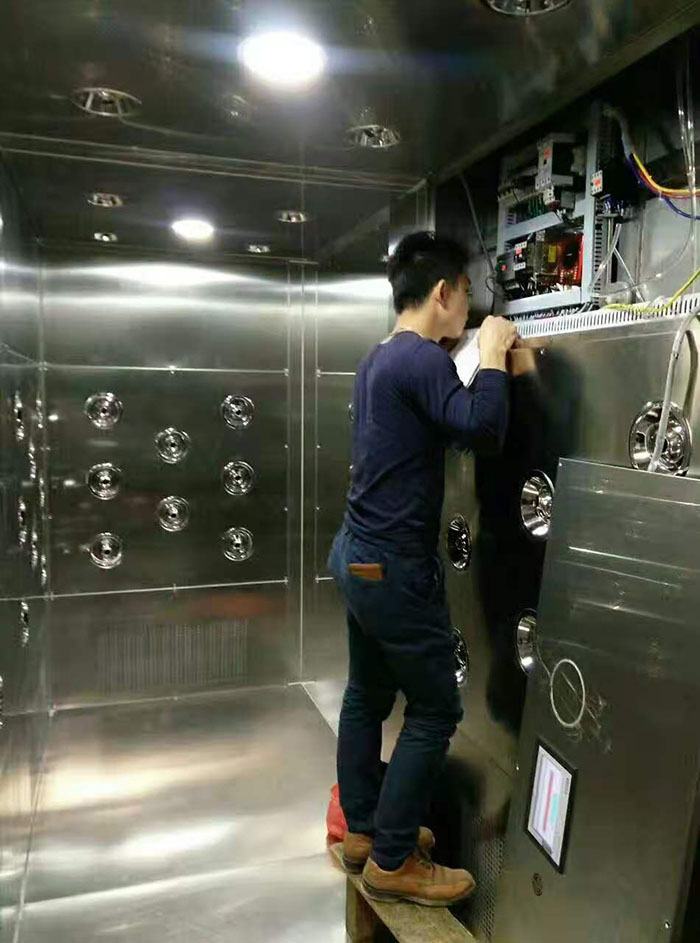 風淋室定期進行電氣安全檢驗是必不可少的 風淋室定期進行電氣安全檢驗是必不可少的