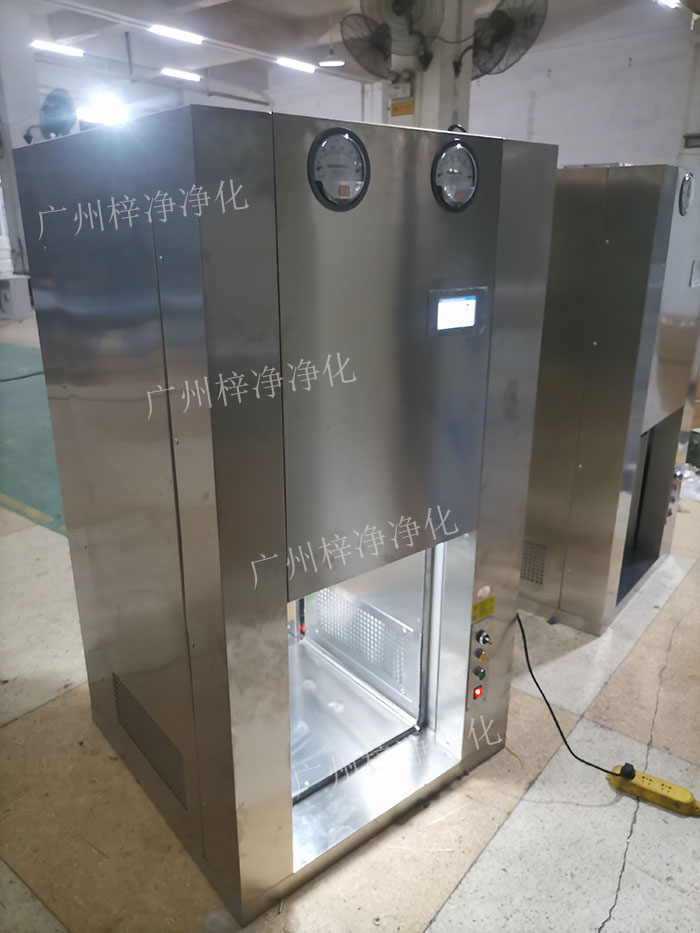 當傳遞窗與機器人連接時，機器人可以自動從傳遞窗中取出或放入物料，實現物料的自動傳遞。