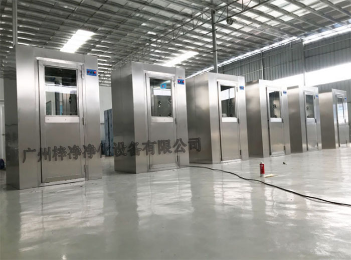 全不銹鋼風淋室已被廣泛應用于多個行業(yè) 全不銹鋼風淋室已被廣泛應用于多個行業(yè)