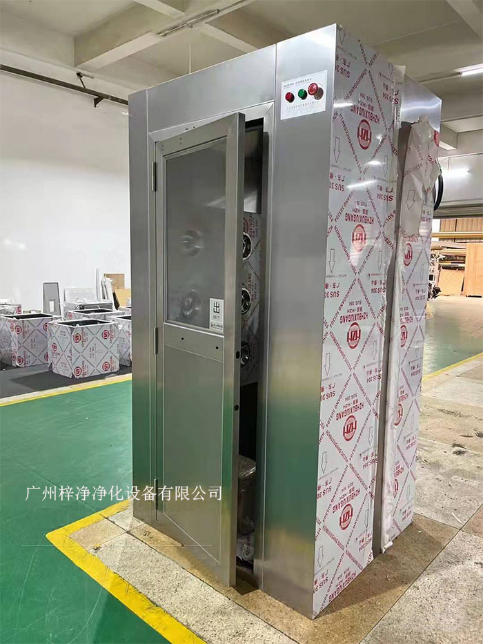醫(yī)藥行業(yè)風(fēng)淋室主要用于實(shí)驗(yàn)室等場(chǎng)所